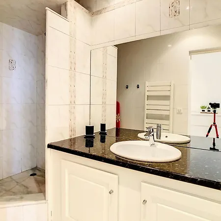 1 Bedroom Flat With Balcony Center Croisette 6ppl * 칸느